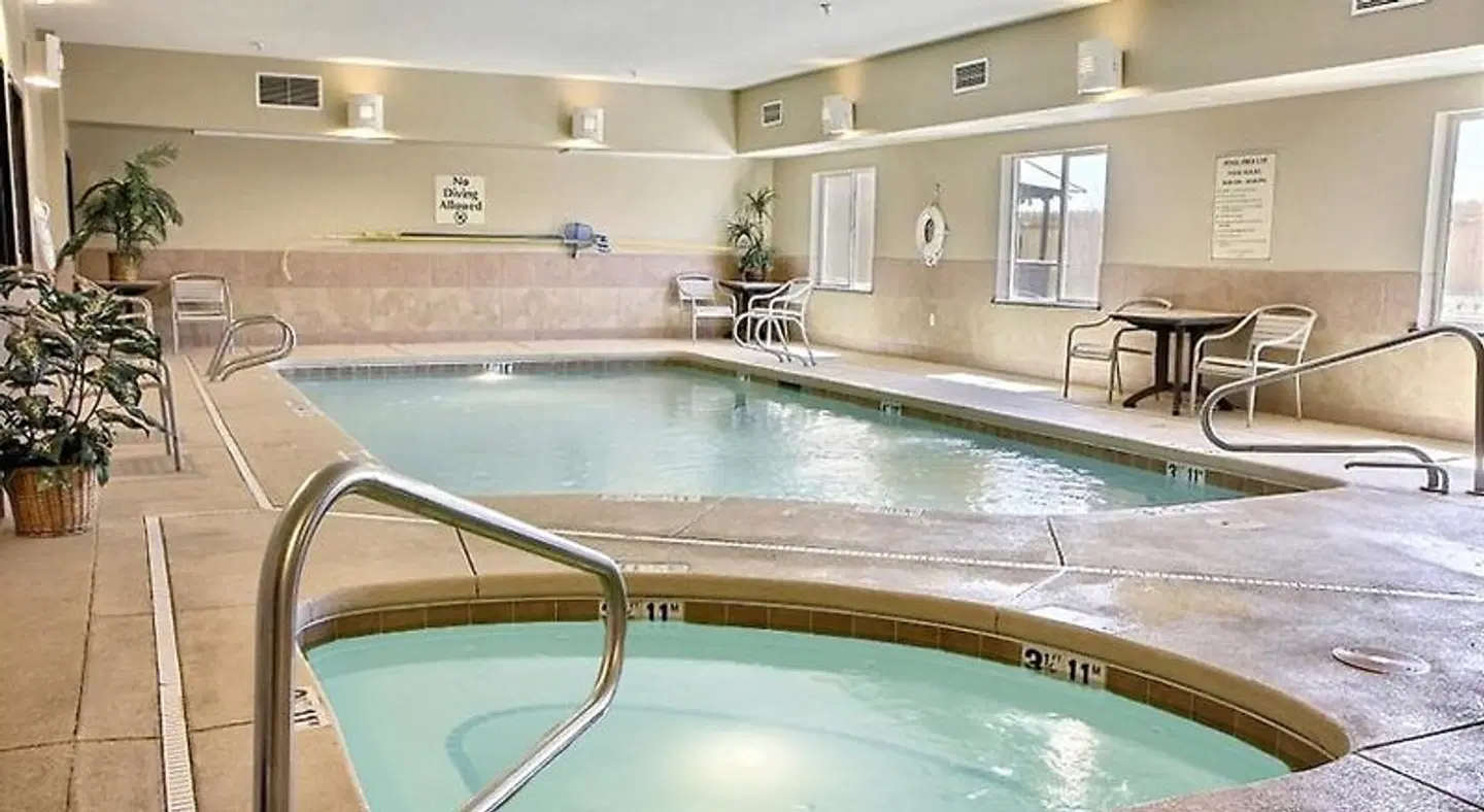 Best Western Plus Montezuma Inn and Suites Hallenbad