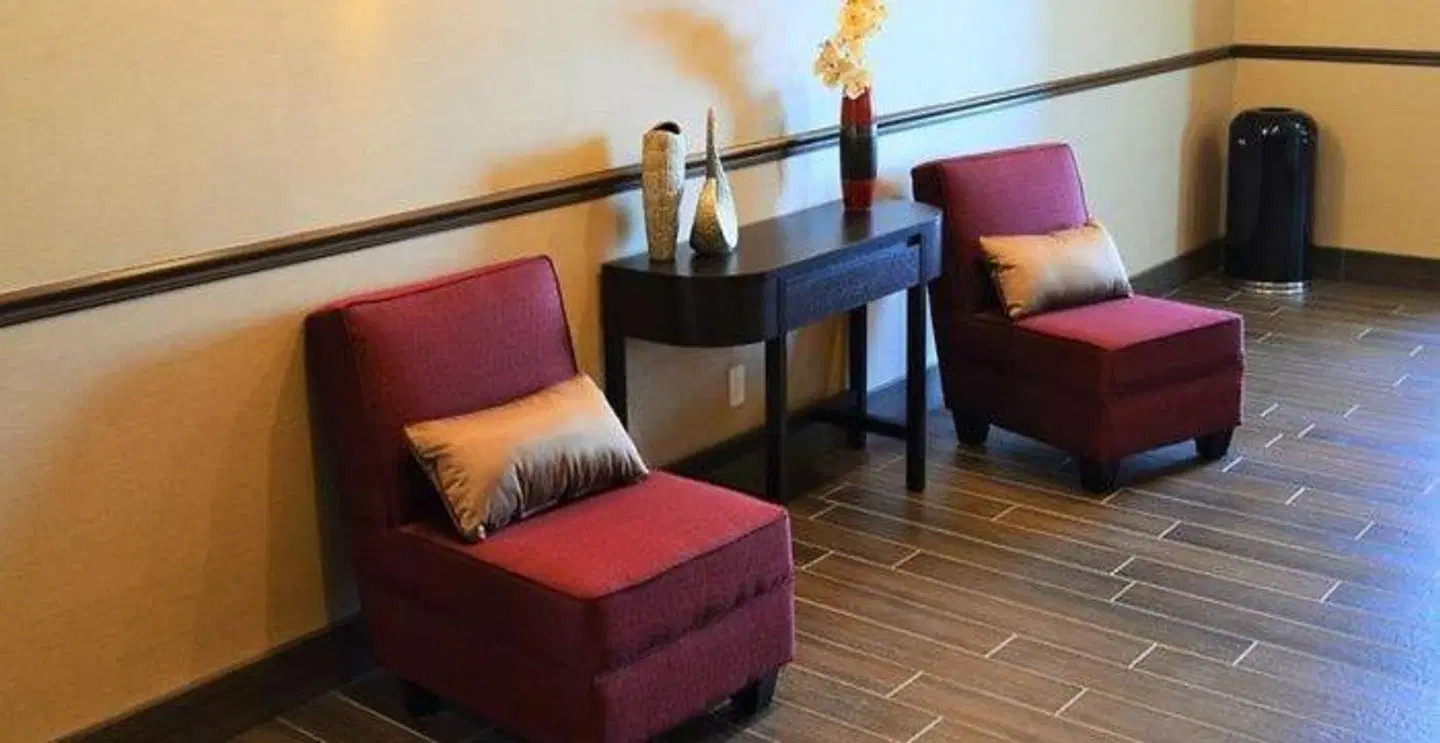 Best Western Plus Kindersley Hotel ROOM_EXAMPLE