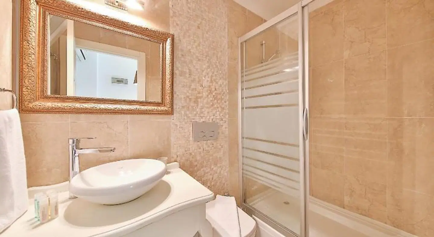 Alacati Sorf Hotel Badezimmer