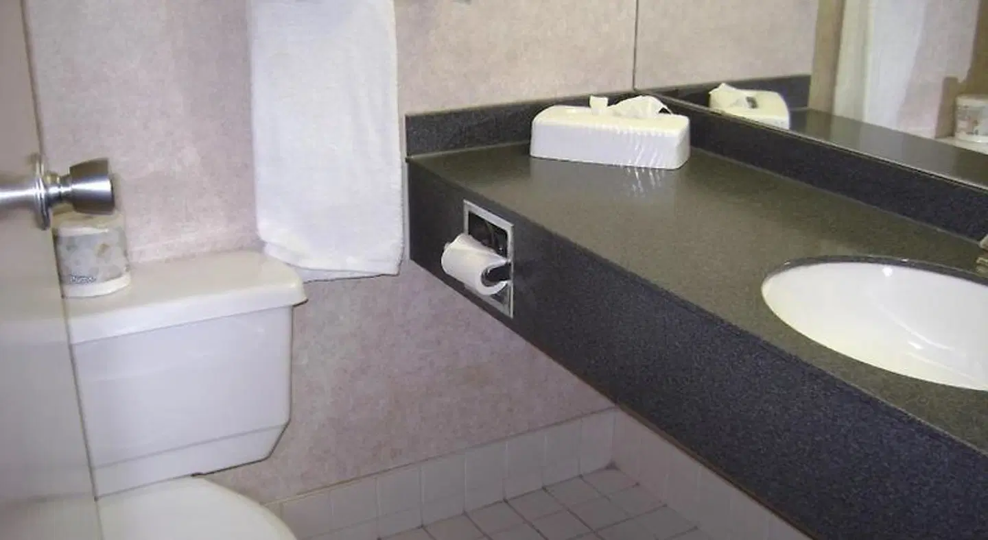 Days Inn by Wyndham Victoria On The Harbour Badezimmer