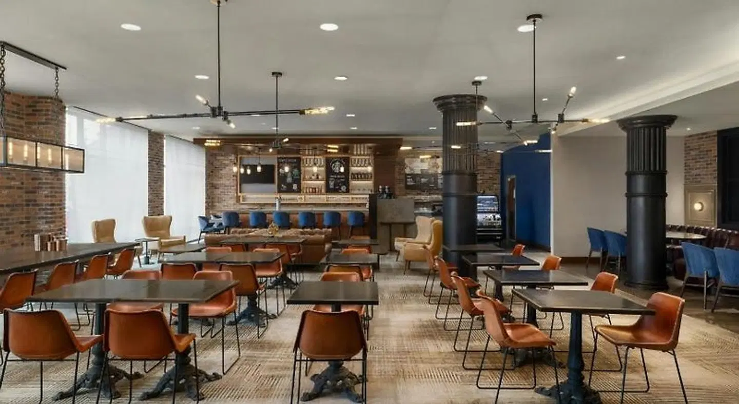 Courtyard by Marriott Portland Downtown/Waterfront Bar