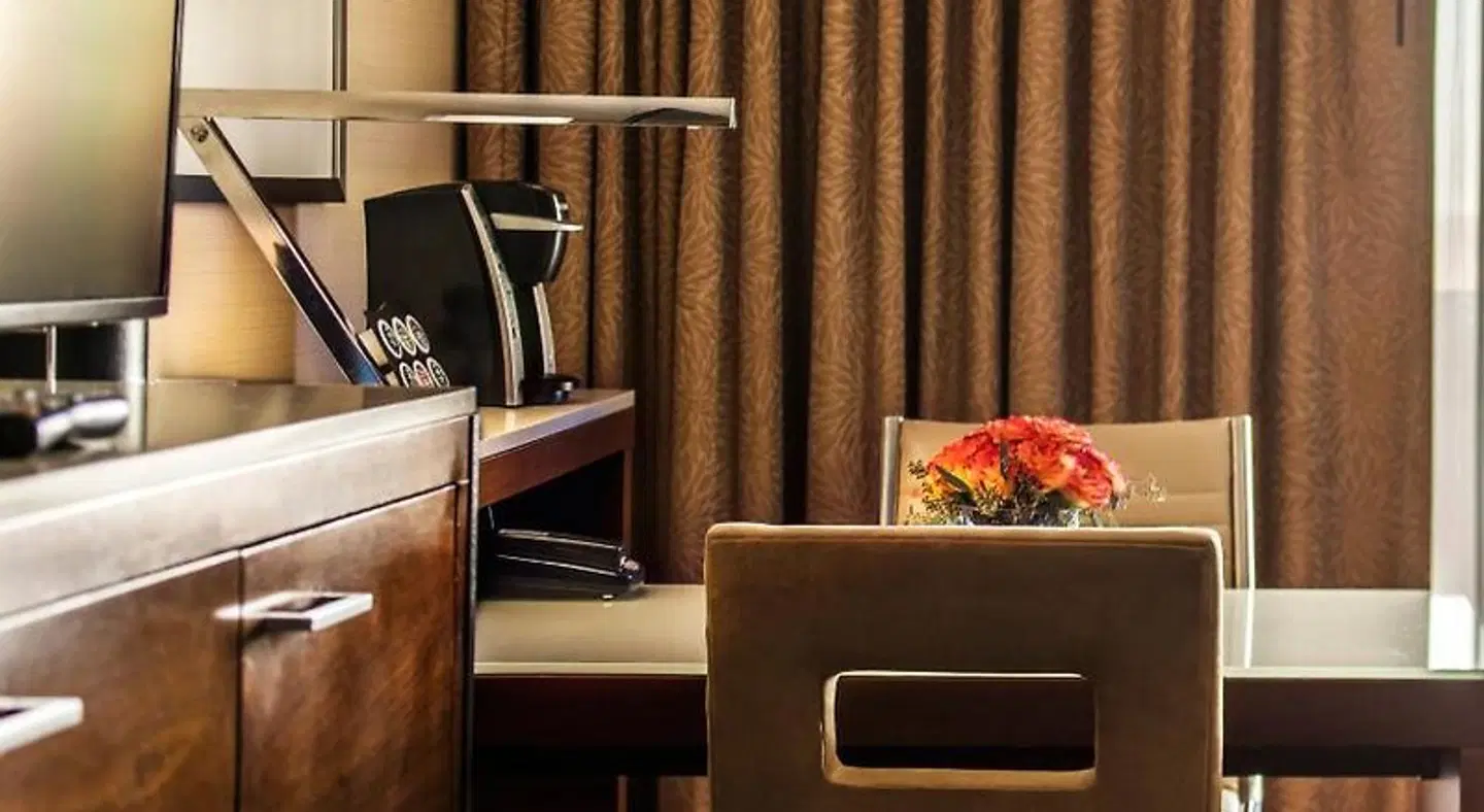 Hyatt Regency O'Hare Chicago ROOM_EXAMPLE