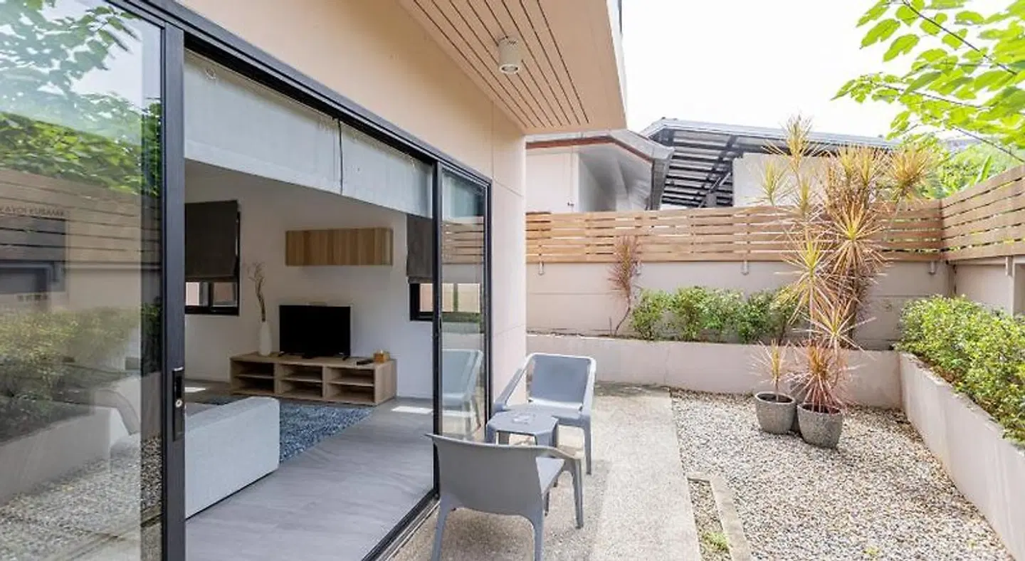 Studio 99 Serviced Apartment Terrasse