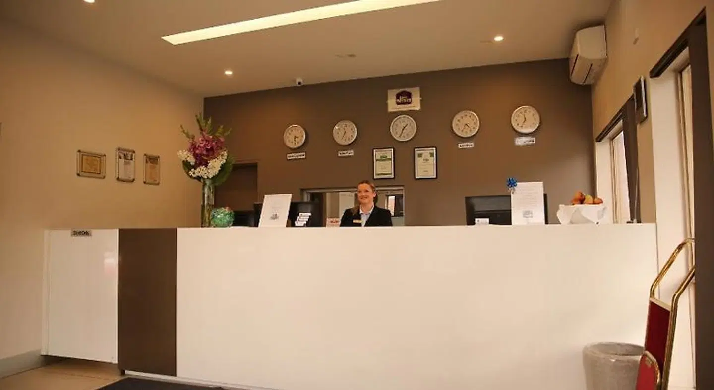 Best Western Airport Motel & Convention Centre LOUNGE_LOBBY