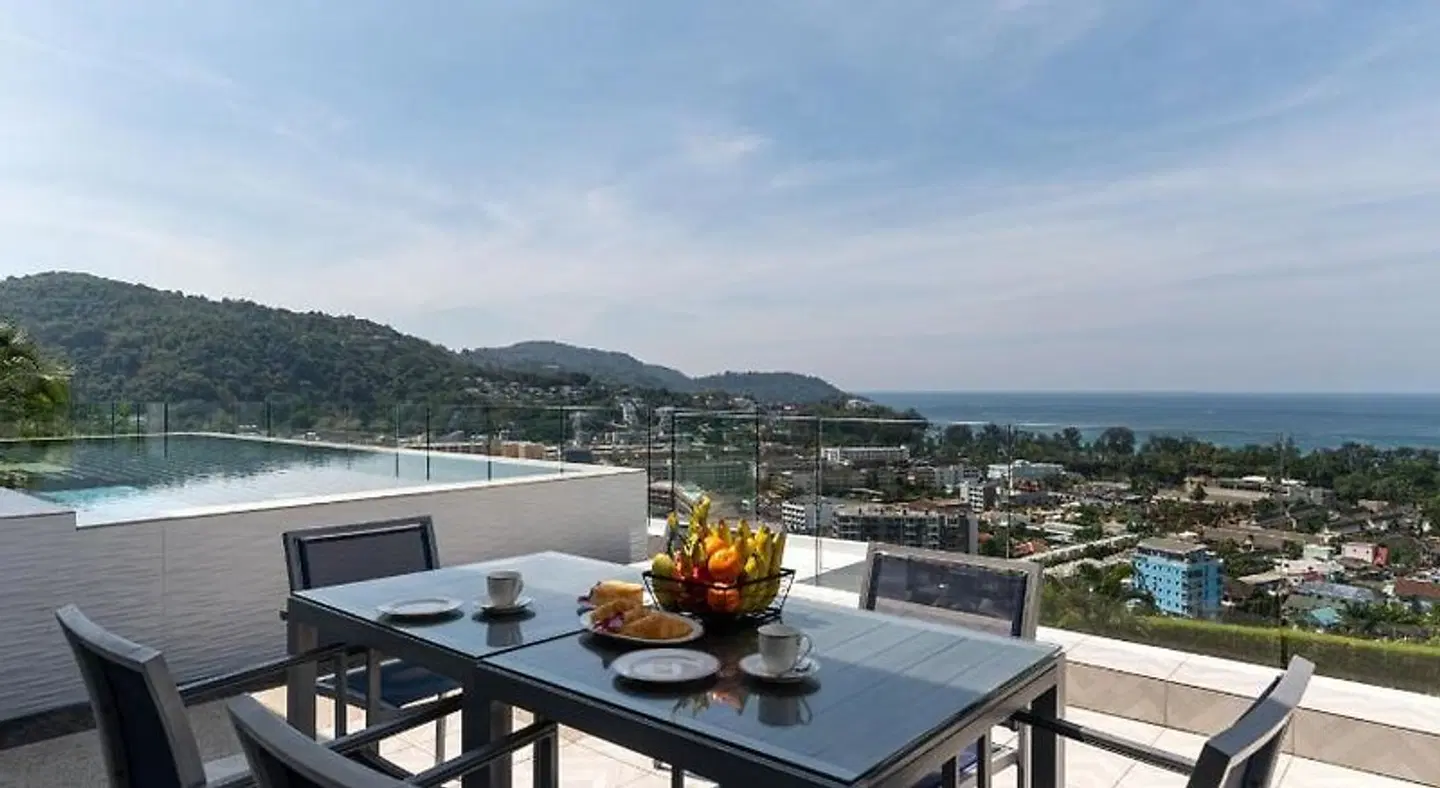 The View Phuket Terrasse