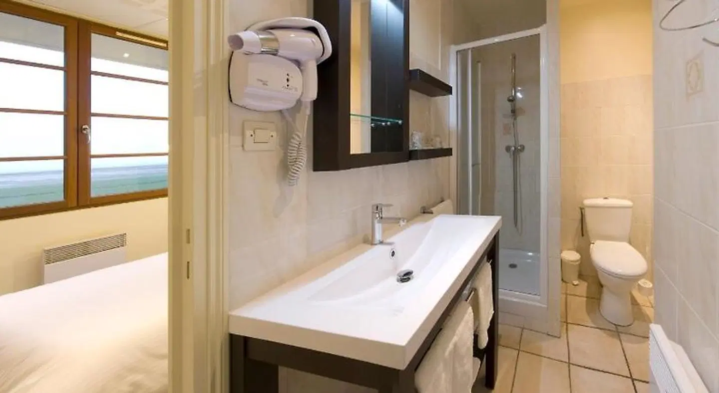 Auberge de la Baie Badezimmer