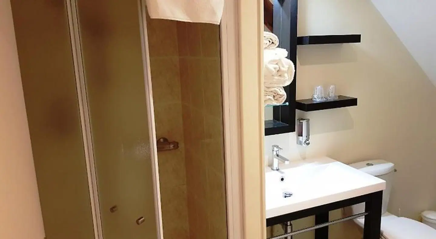 Auberge de la Baie Badezimmer