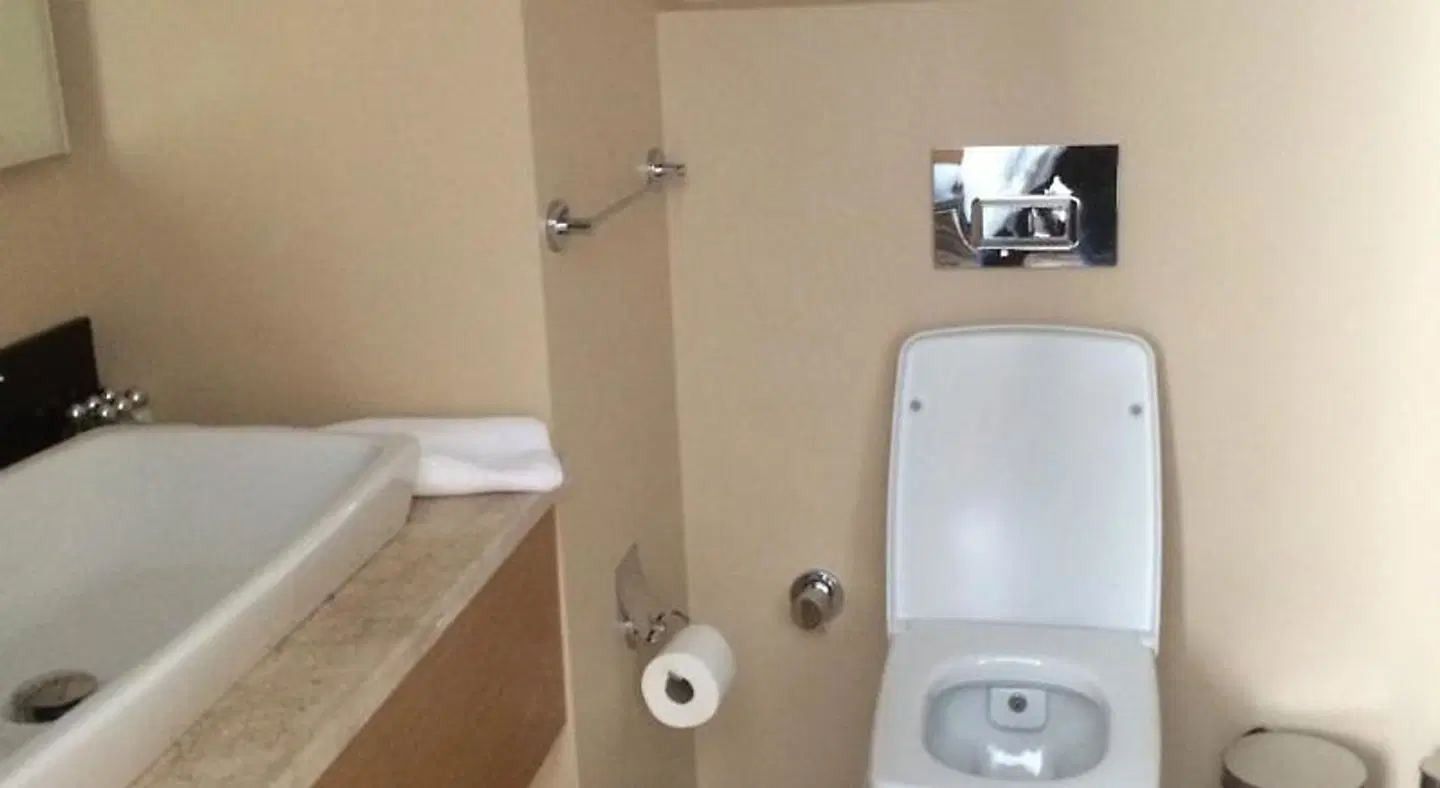 Tan Hotel Badezimmer