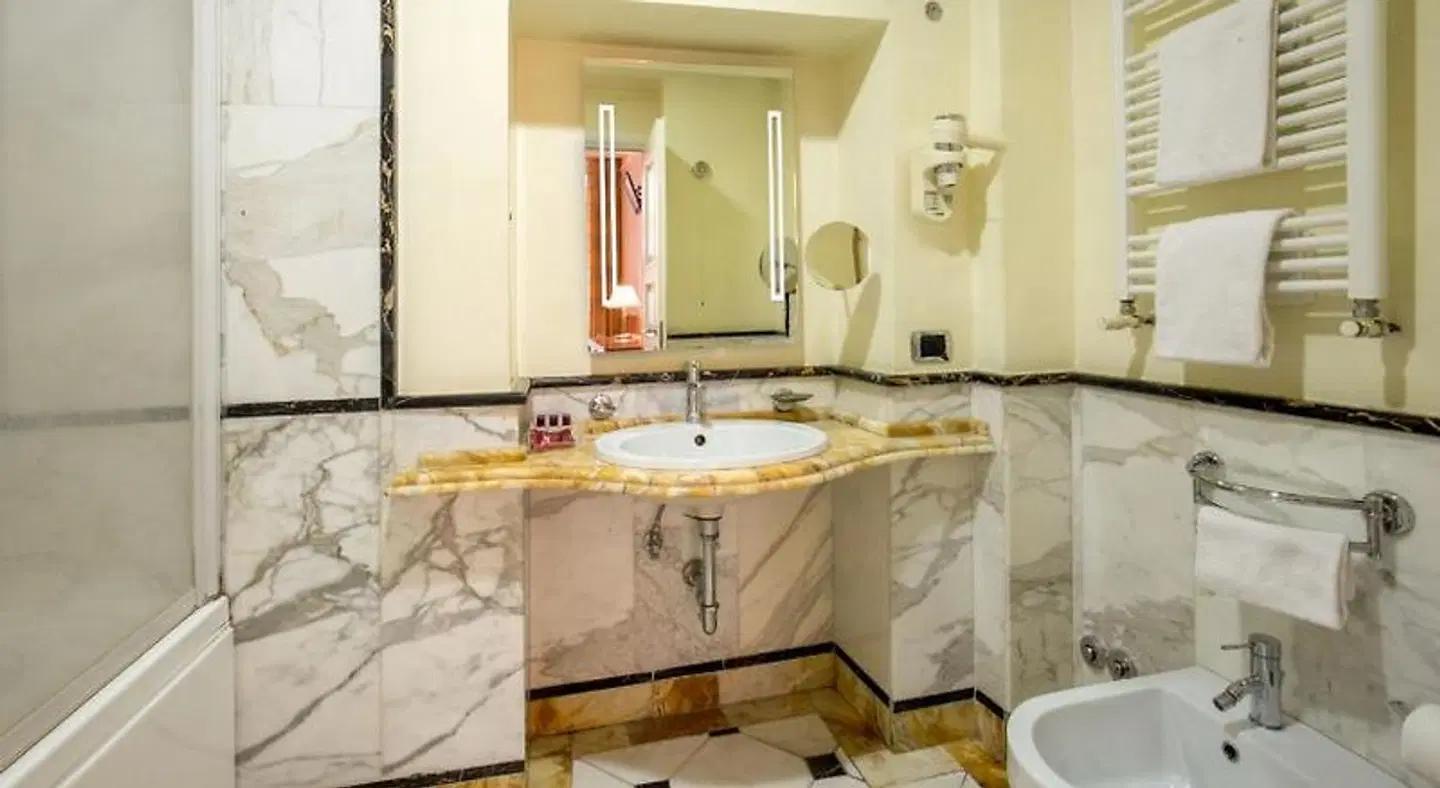 Opera Roma Badezimmer