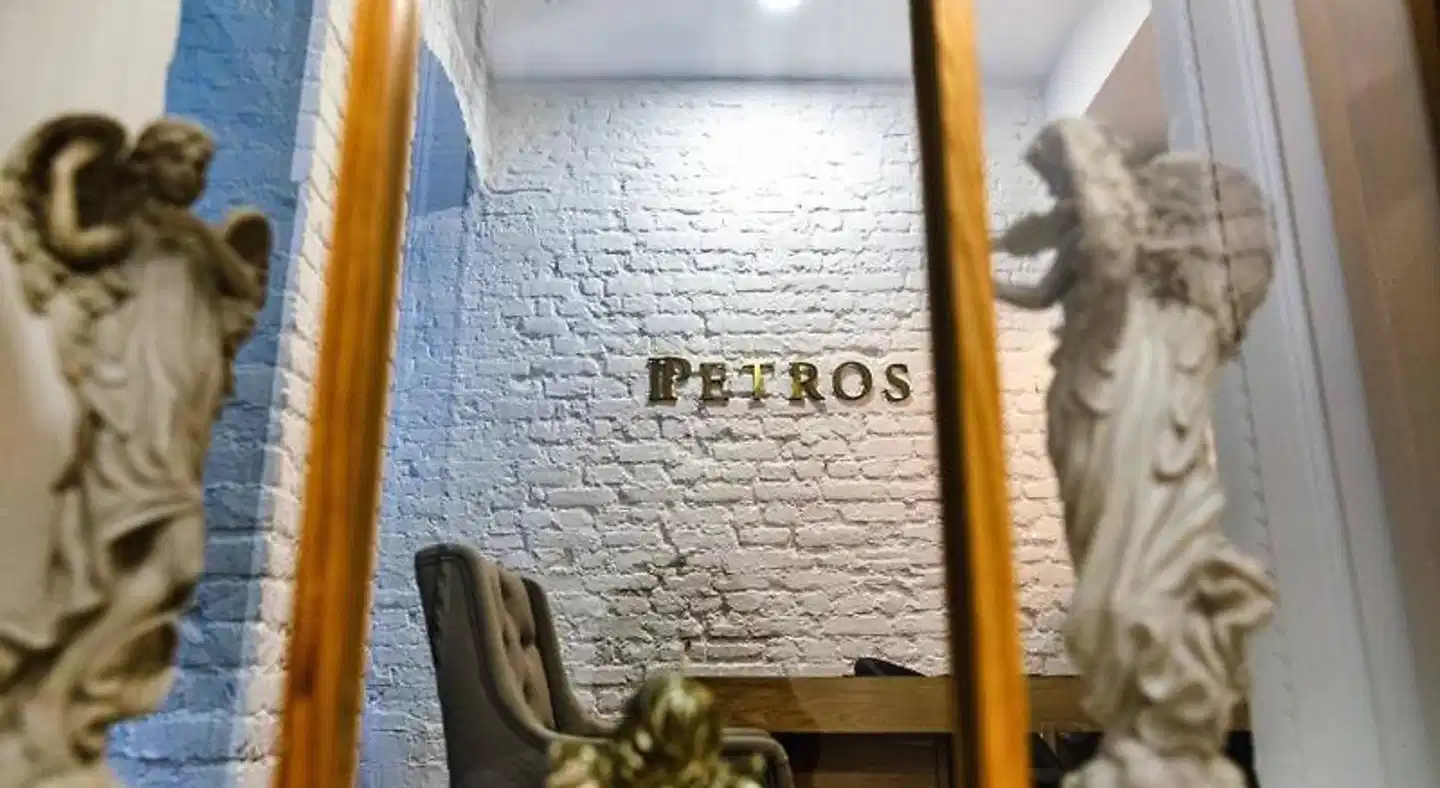 Petros Hotel Badezimmer