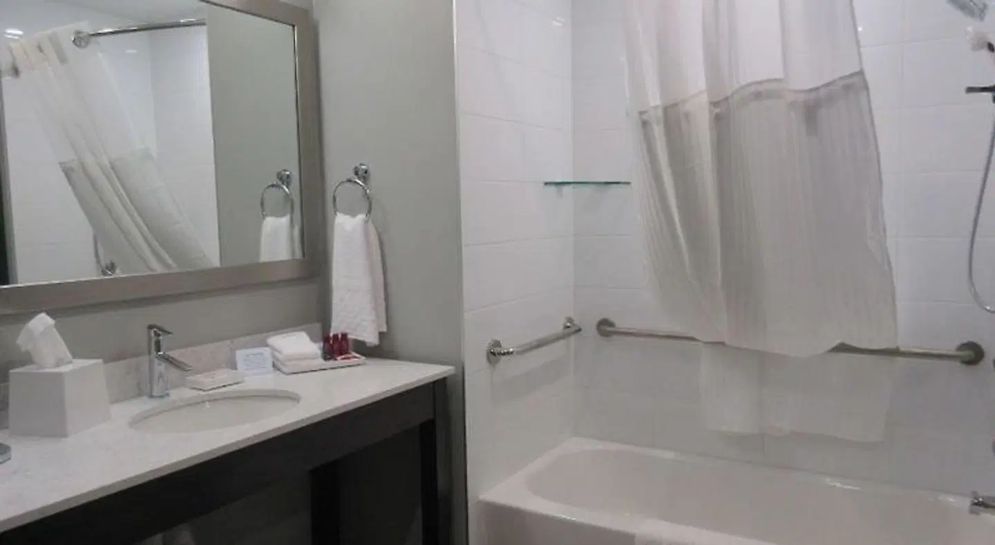 Best Western Premier Northwood Hotel Badezimmer