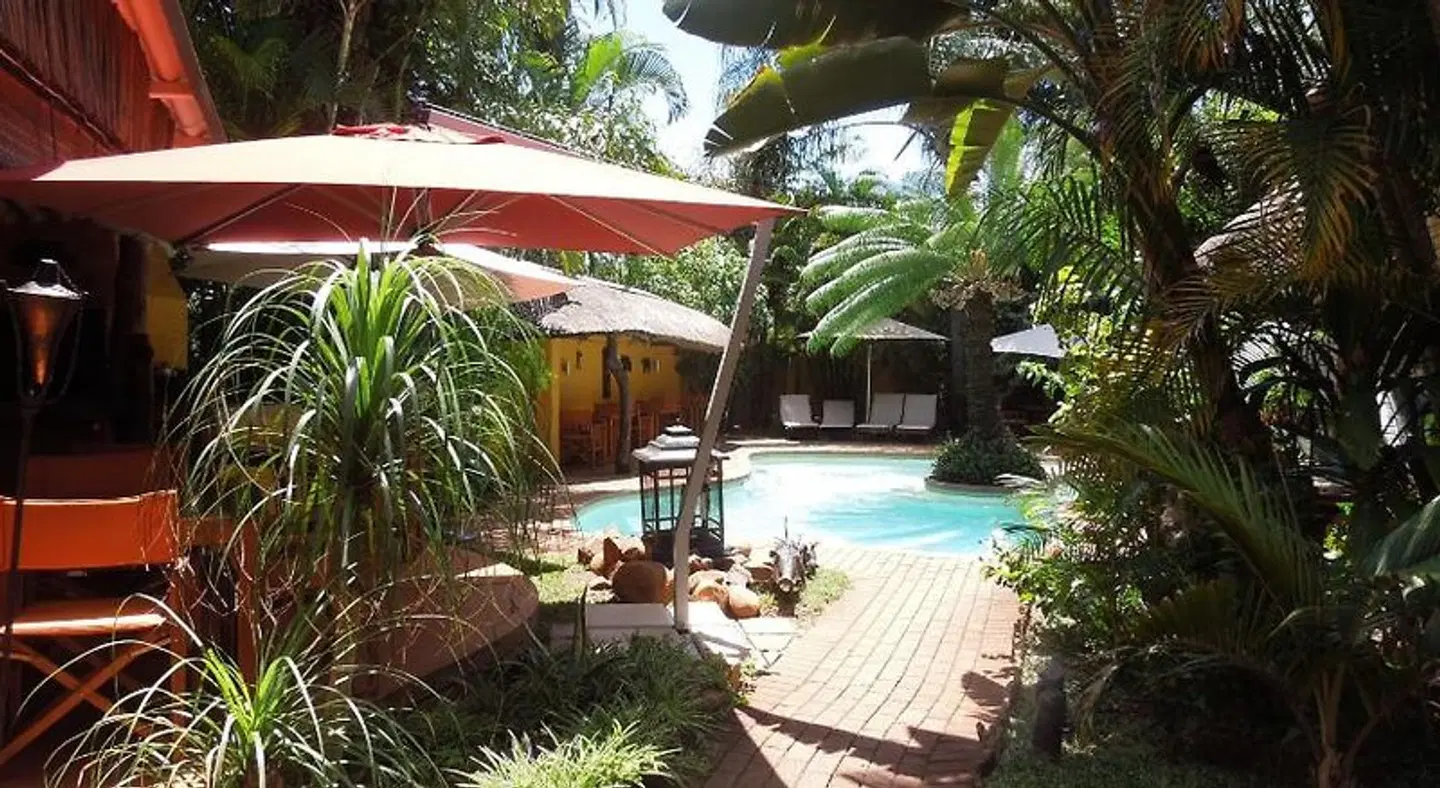 Trees Too Guest Lodge OUTDOOR_POOL
