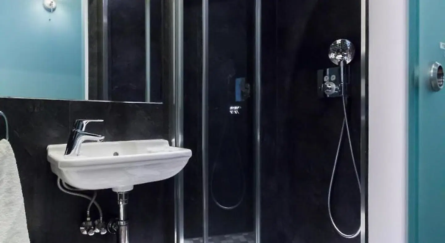 Arosfa Hotel Badezimmer