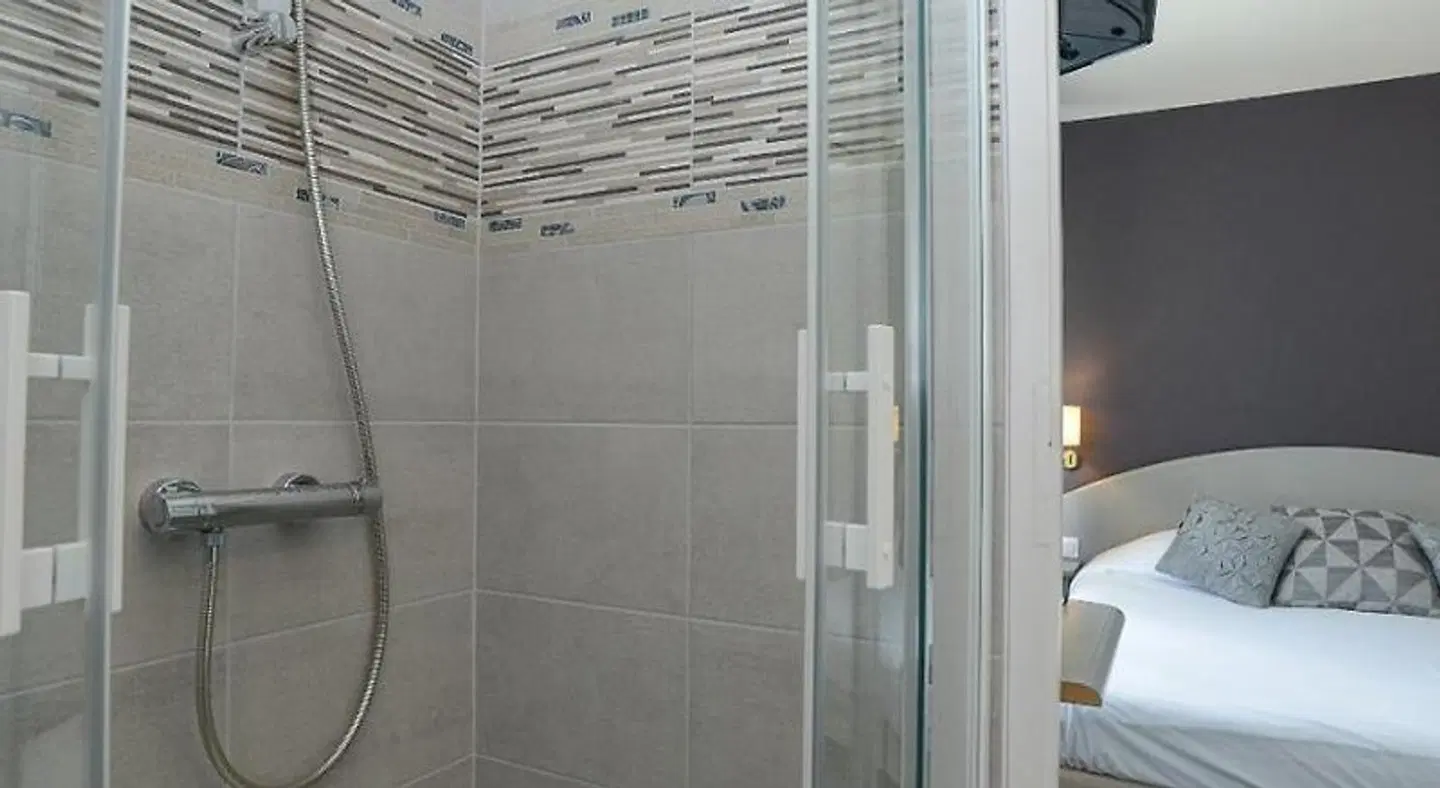 Novalaise Plage Badezimmer