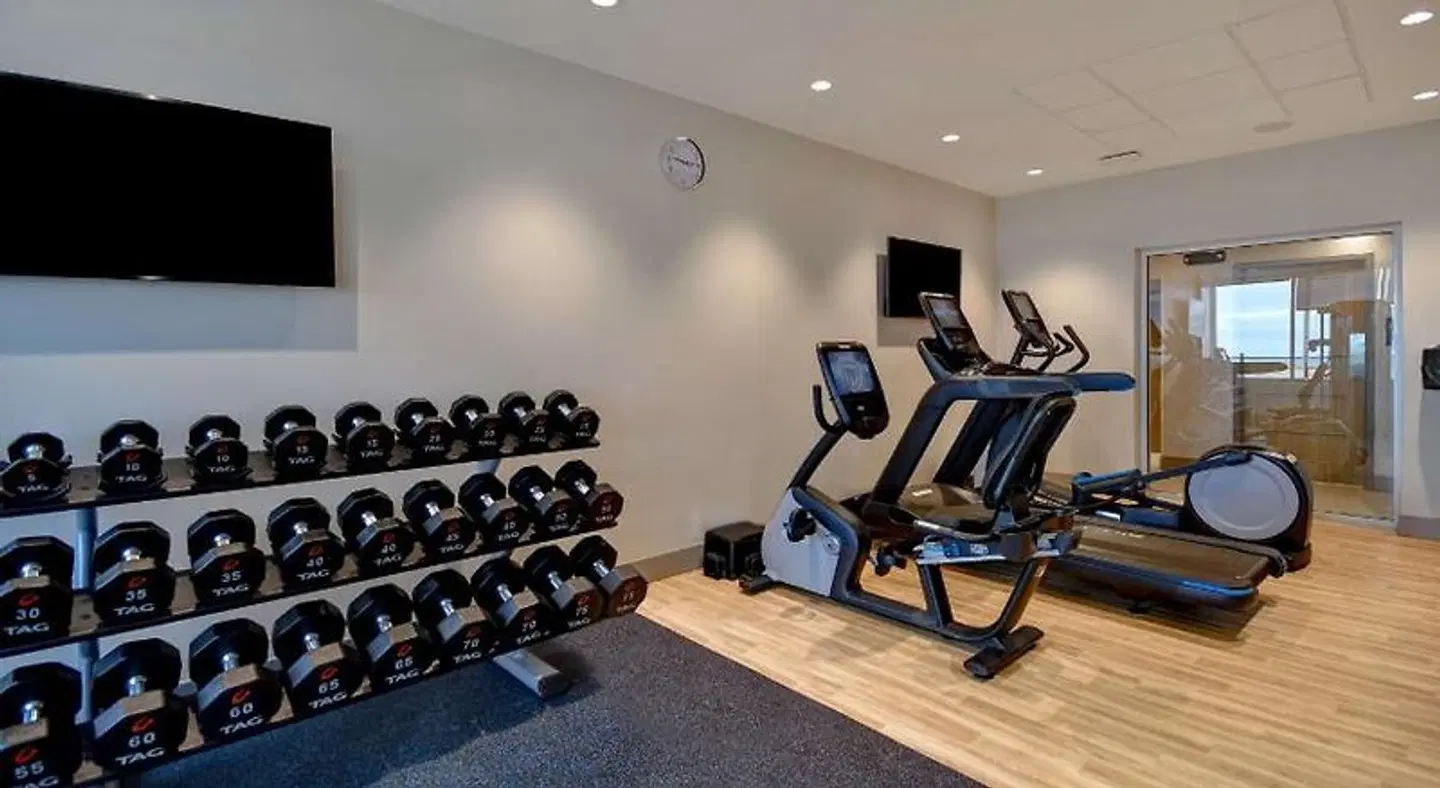 DoubleTree by Hilton Virginia Beach Oceanfront South SPORTS_AND_LEISURE