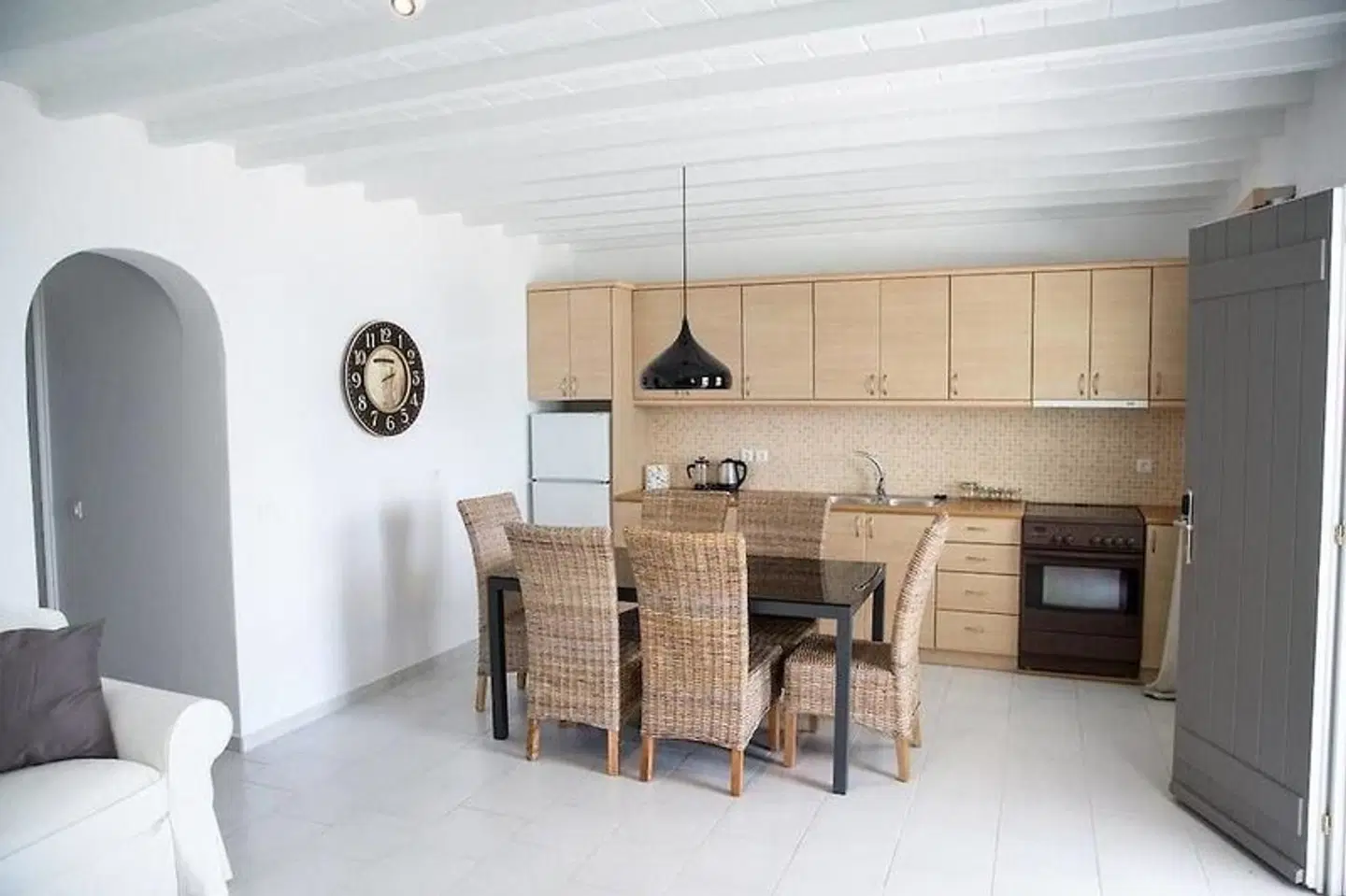 Bellou Suites ROOM_EXAMPLE