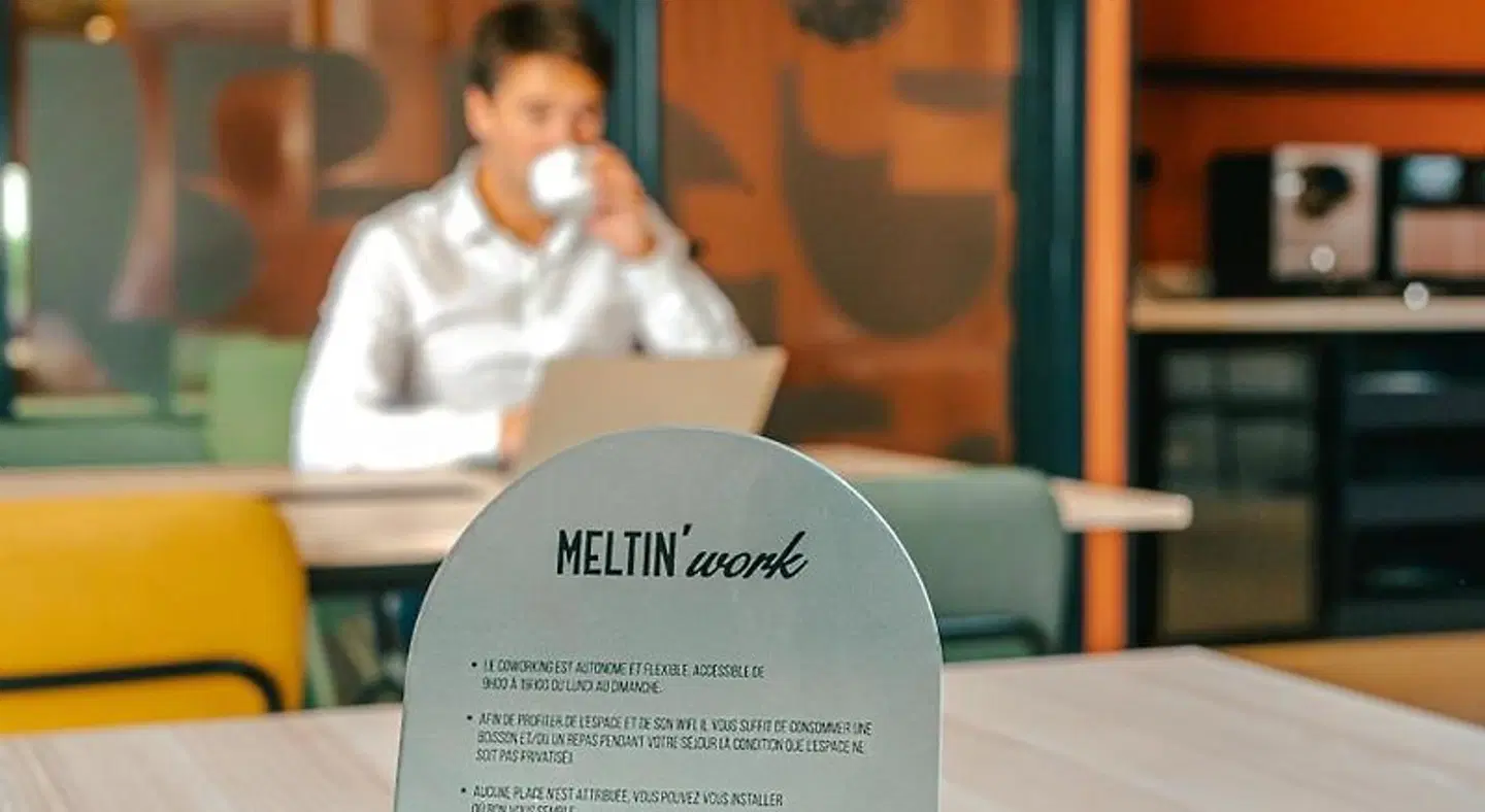 Kyriad Marseille Palais des Congrès - Vélodrome Konferenz