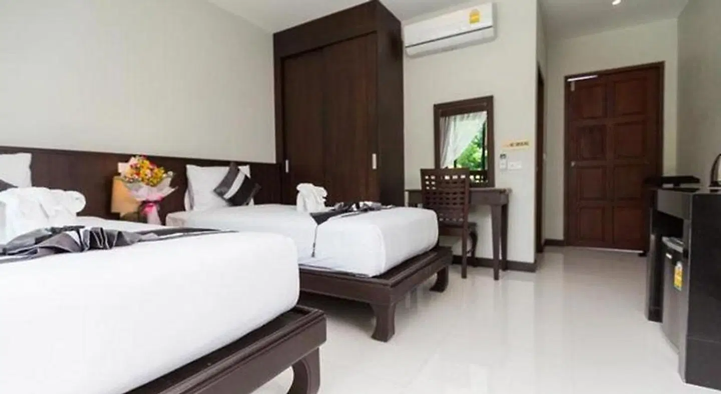 Amarina Green ROOM_EXAMPLE