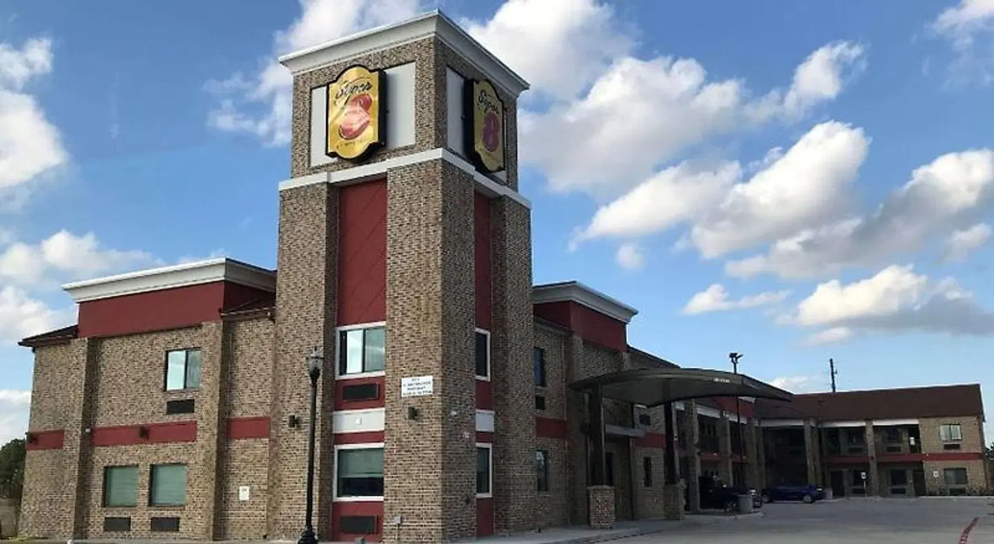 Super 8 by Wyndham Humble/Houston EXTERIOR