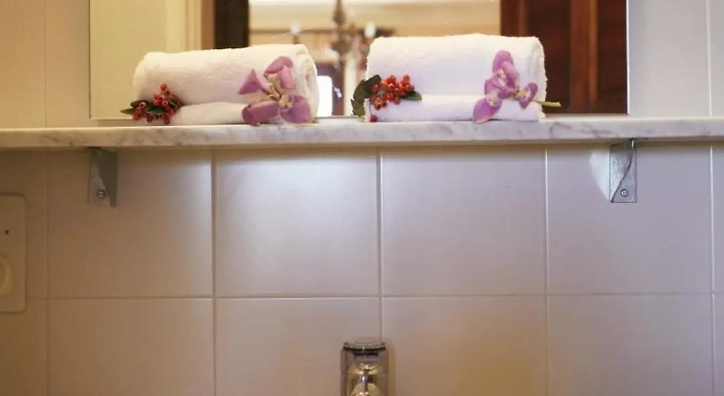 Auberge De La Madone ROOM_EXAMPLE