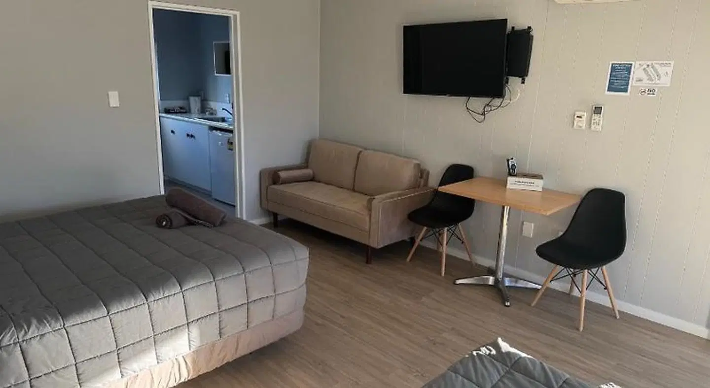 Gothic Heights Motel ROOM_EXAMPLE