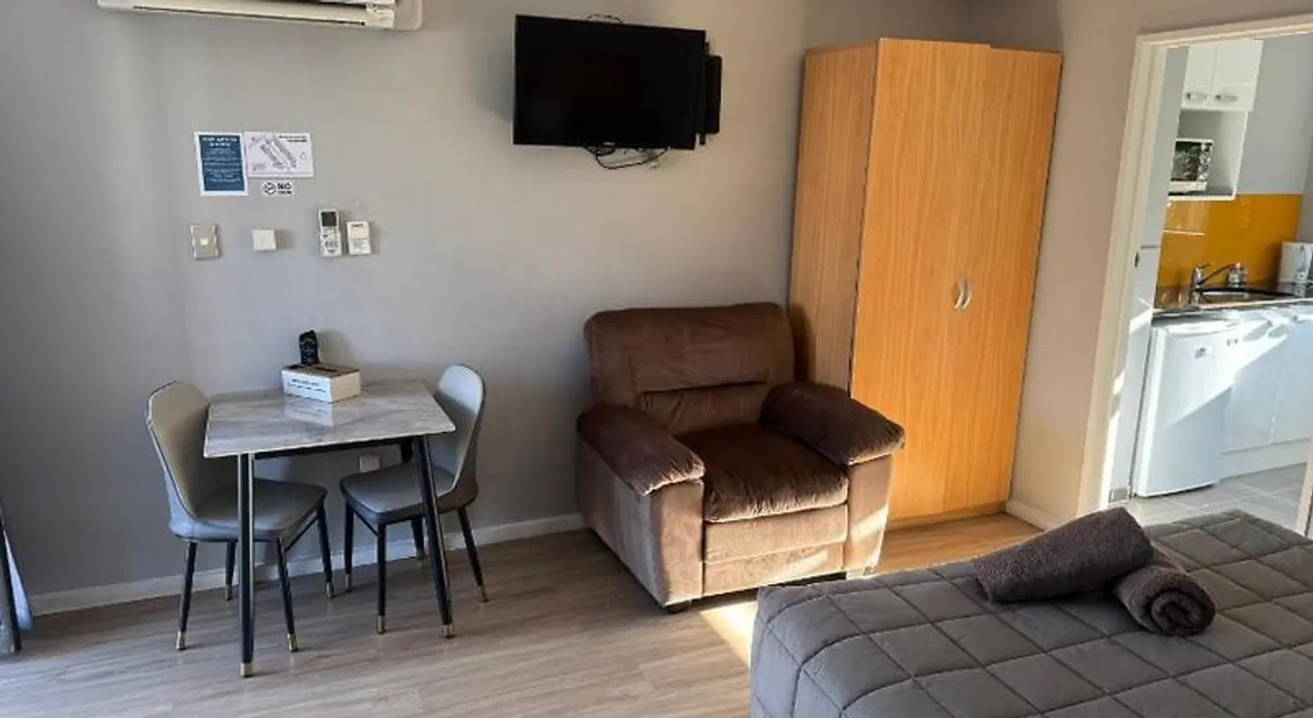 Gothic Heights Motel ROOM_EXAMPLE