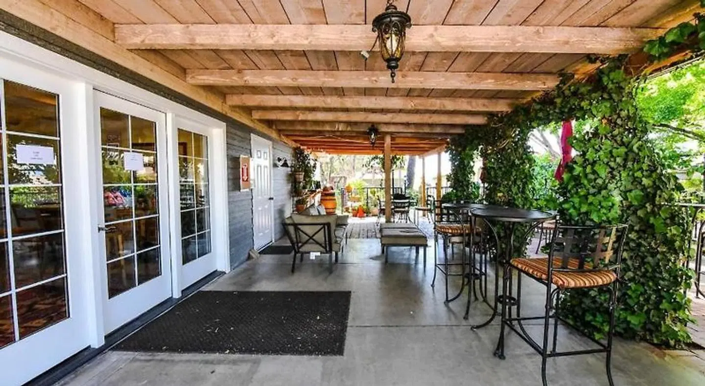 Sky Ranch Lodge LOUNGE_LOBBY