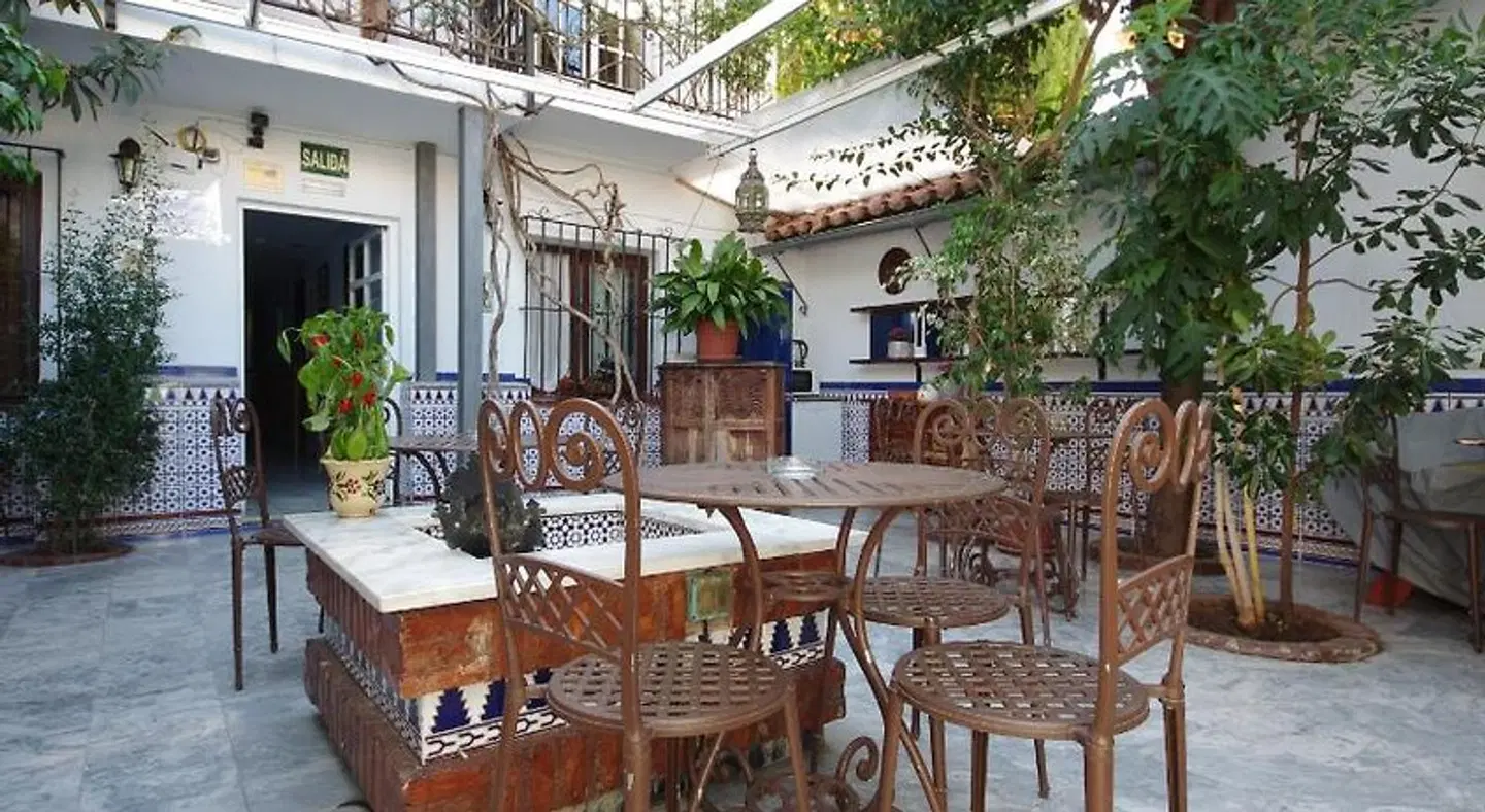 Pensión Aduar Bar