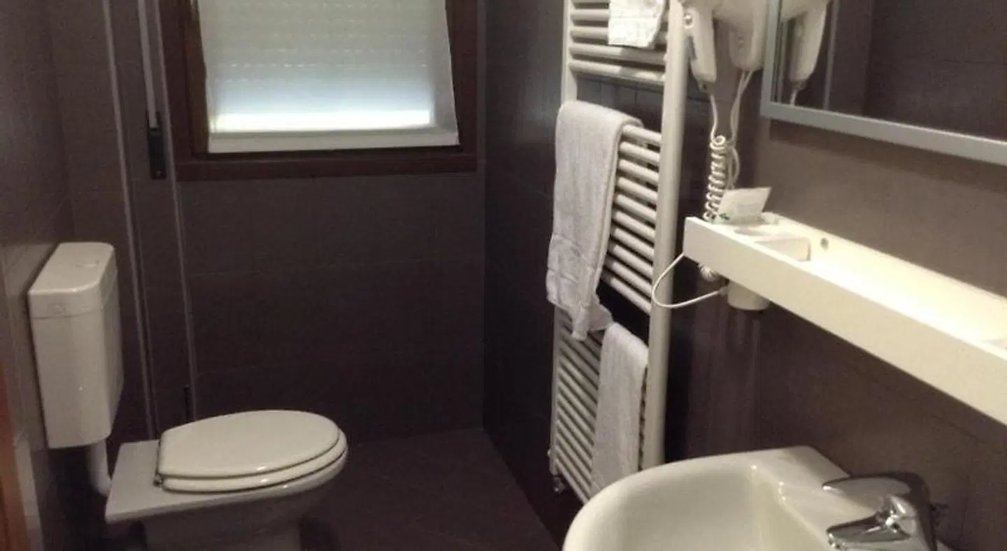 Hotel Schenatti Badezimmer