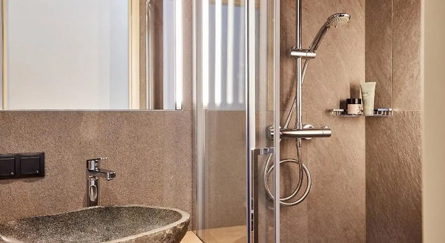 TRIHOTEL Rostock Badezimmer