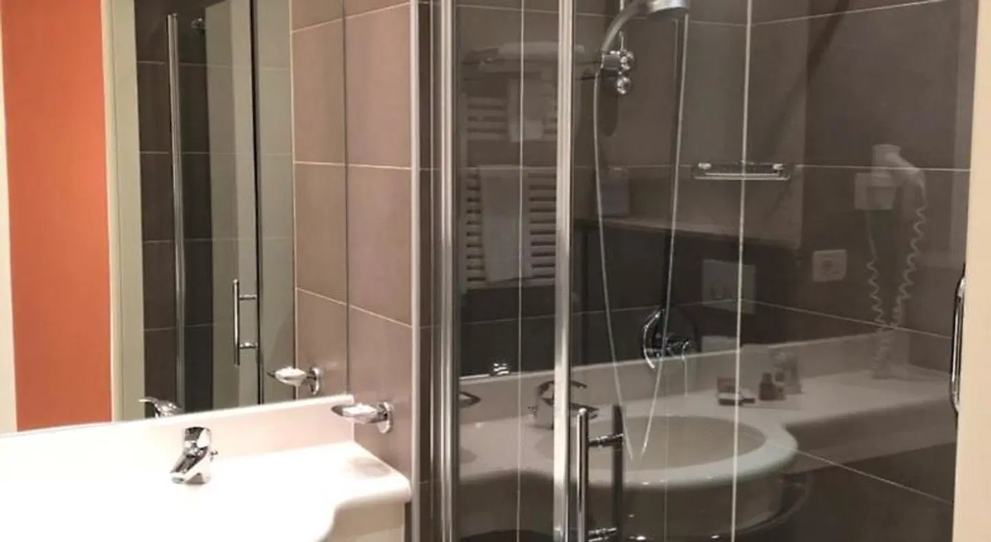 Savoia Hotel Regency Badezimmer