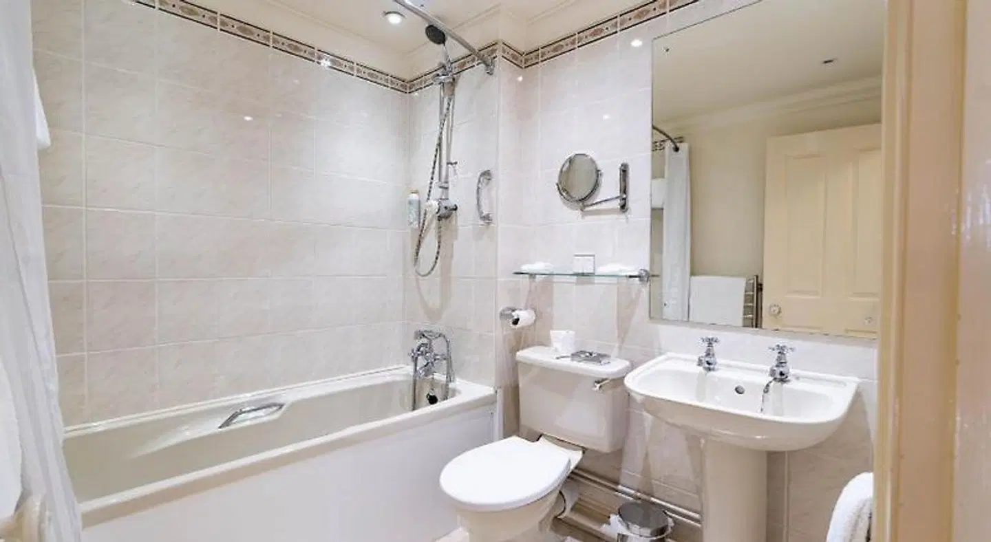 Orton Hall Hotel & Spa Badezimmer