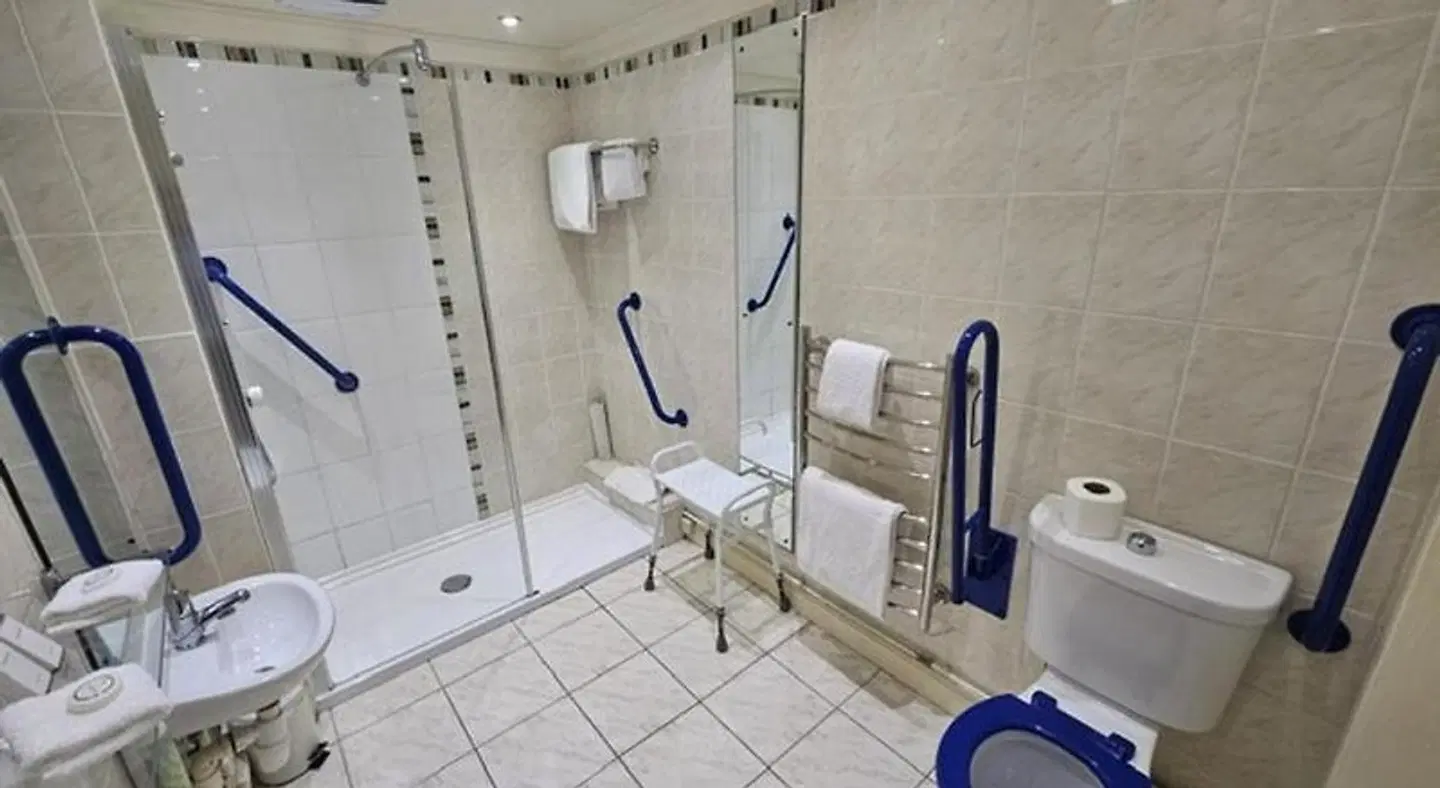 Orton Hall Hotel & Spa Badezimmer