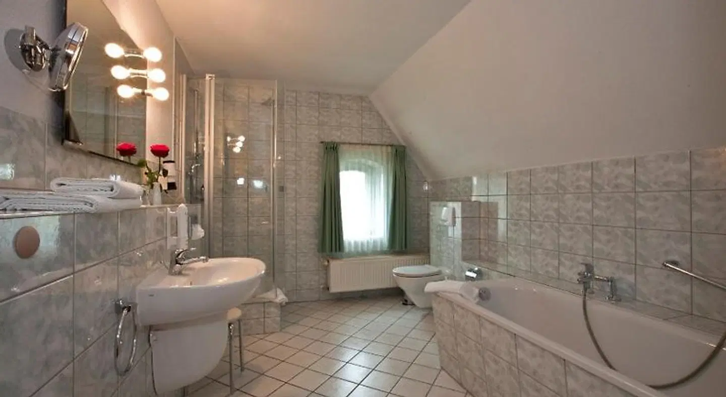 Villa Knobelsdorf Badezimmer