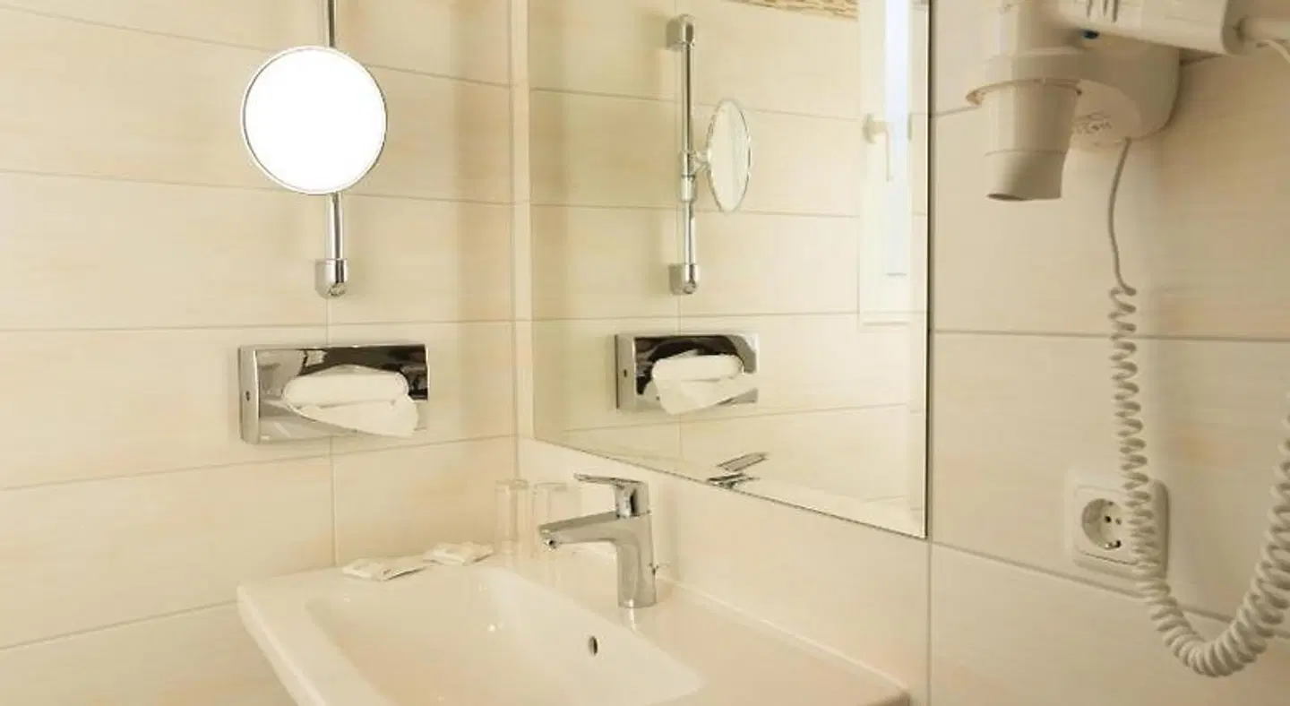 Hotel Löhr Badezimmer