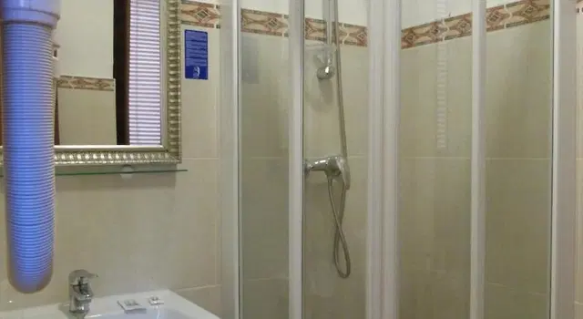 Hostal Loreto Badezimmer