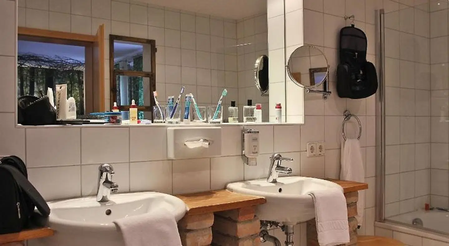 Hotel-Restaurant Grüner Baum Badezimmer