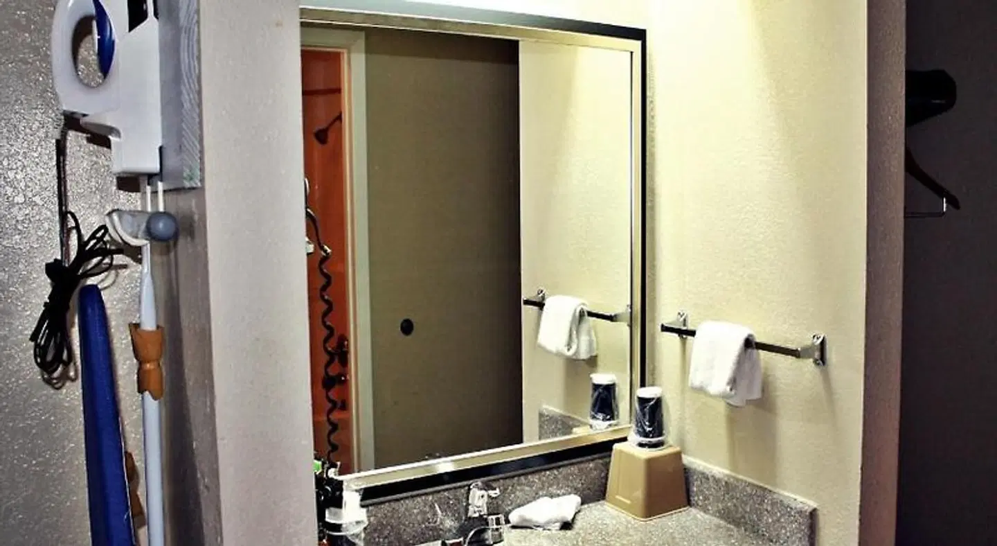 SureStay Plus Hotel By Best Western San Antonio North 281 N Badezimmer