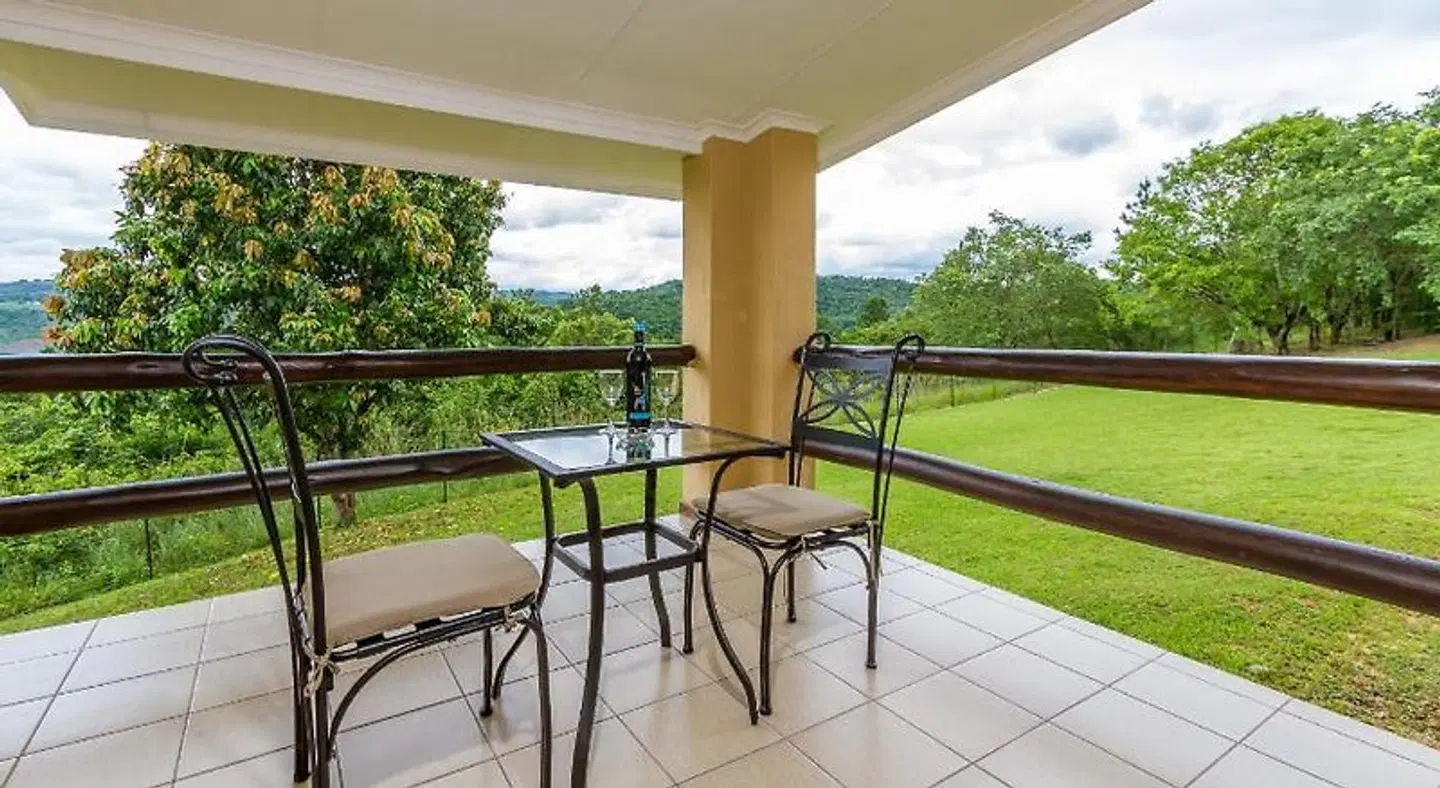 Cuckoo Ridge Country Retreat Terrasse