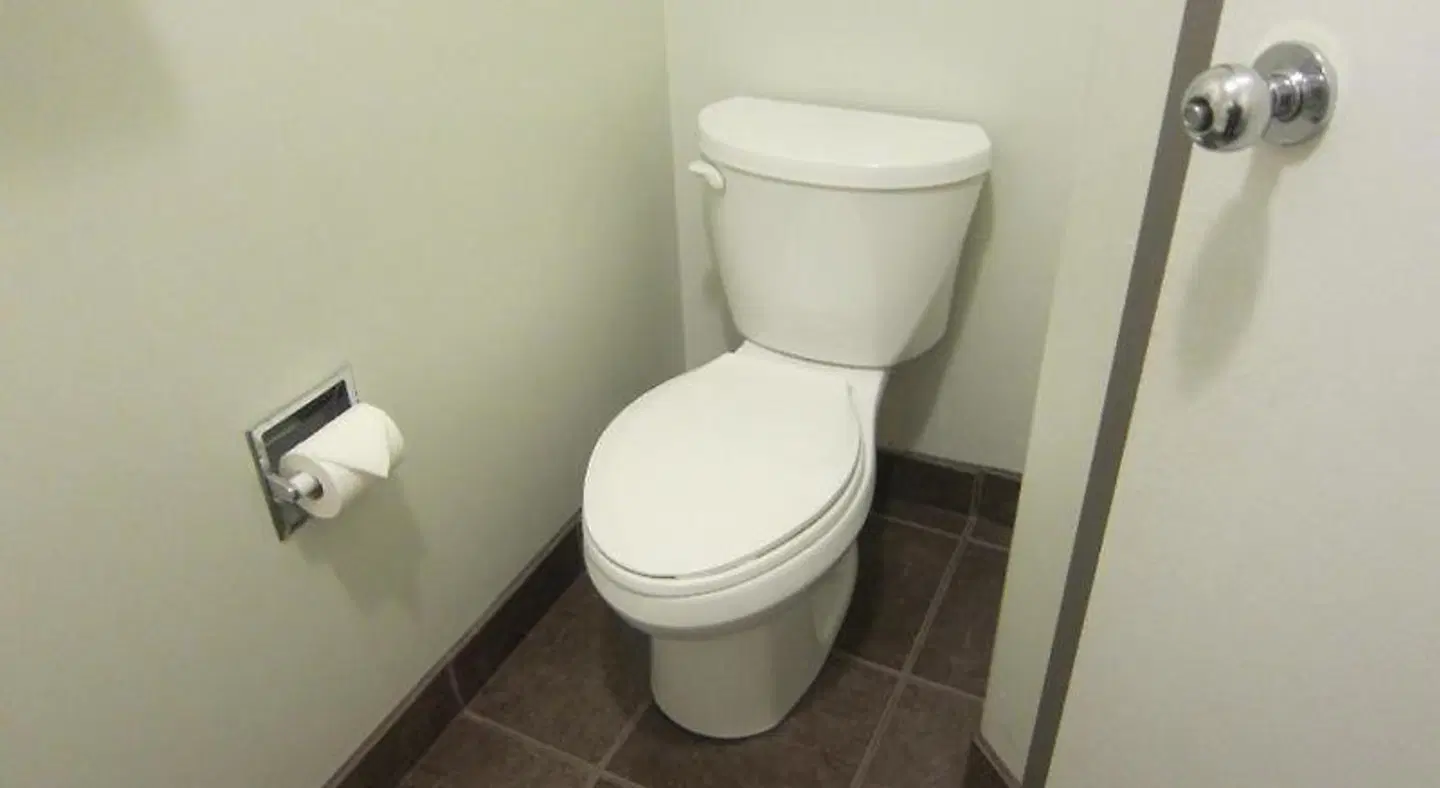 Super 8 by Wyndham Revelstoke BC Badezimmer