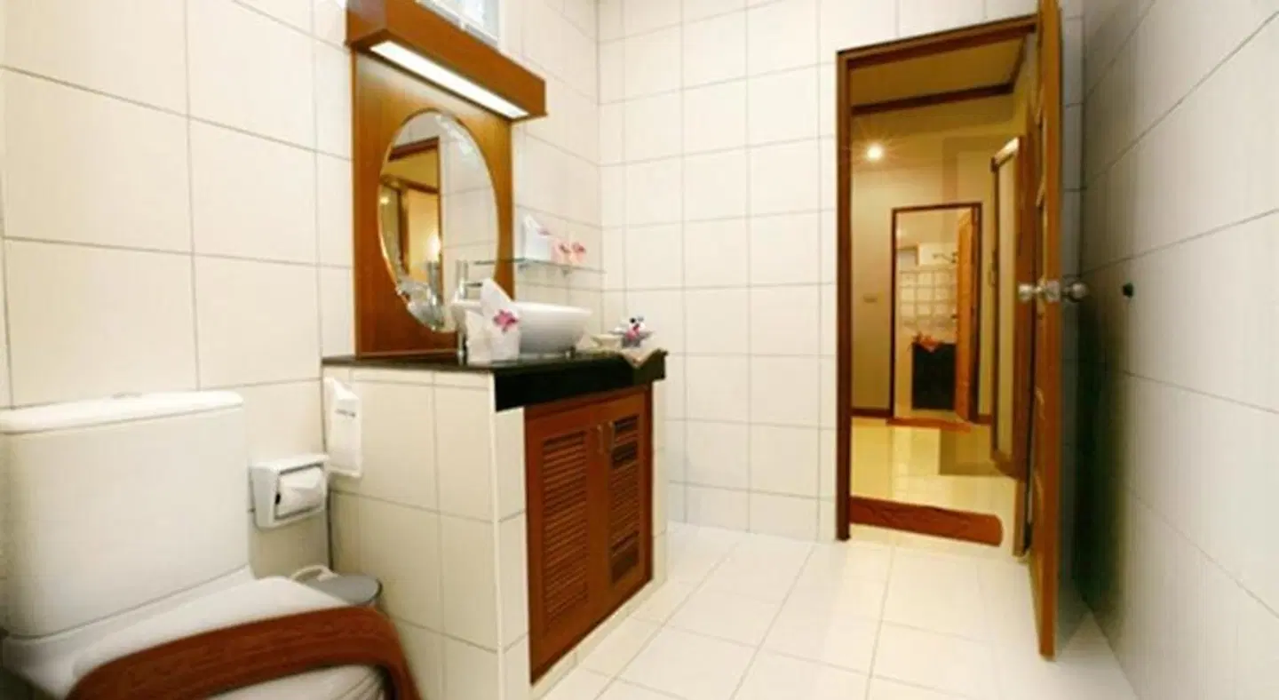 Lipa Lodge Beach Resort Badezimmer