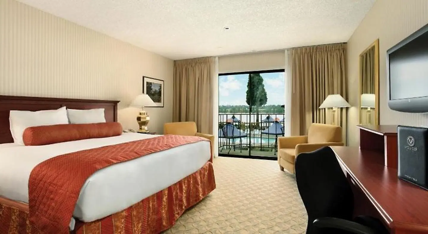 Holiday Inn Portland - Columbia Riverfront ROOM_EXAMPLE