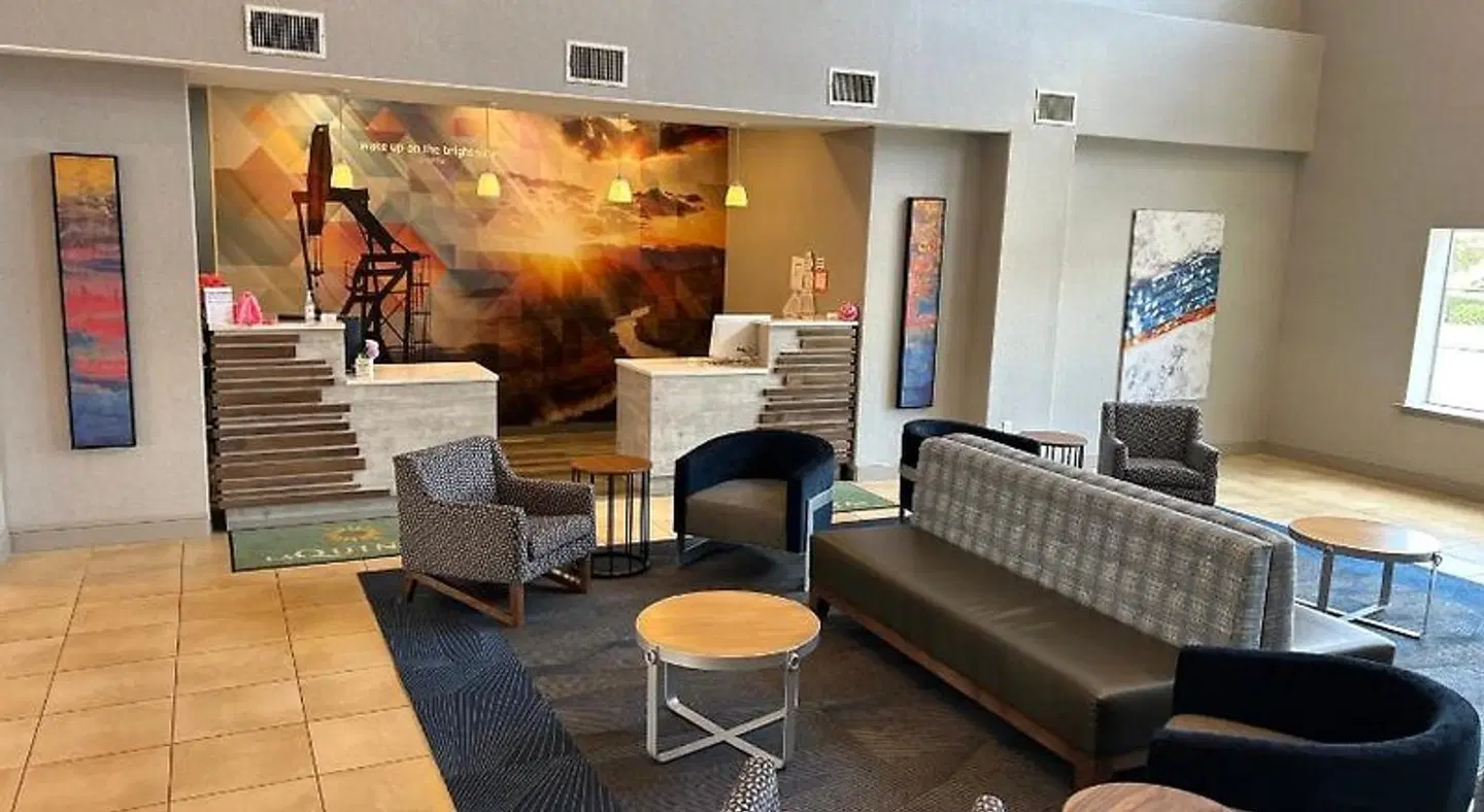 La Quinta Inn & Suites Longview North LOUNGE_LOBBY