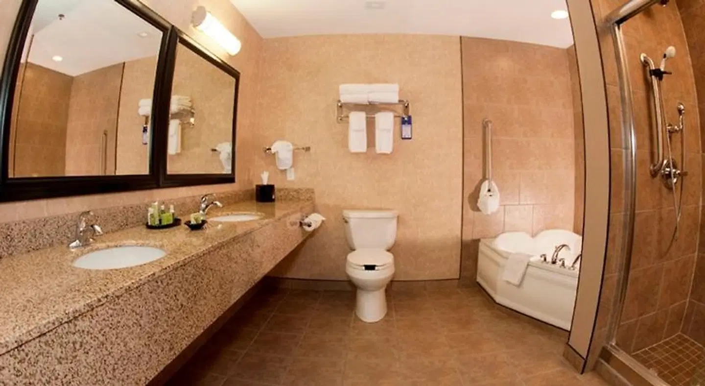 Best Western Plus Blairmore Badezimmer