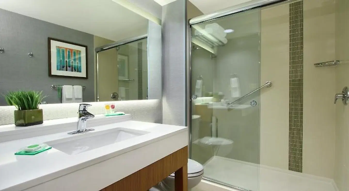Hyatt Place Houston NW Vintage Park Badezimmer