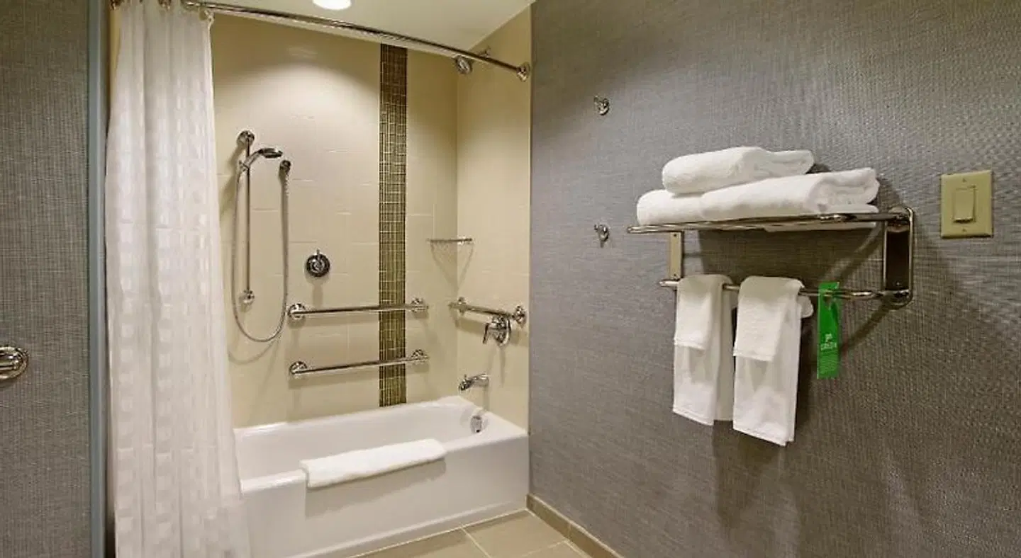 Hyatt Place Houston NW Vintage Park Badezimmer