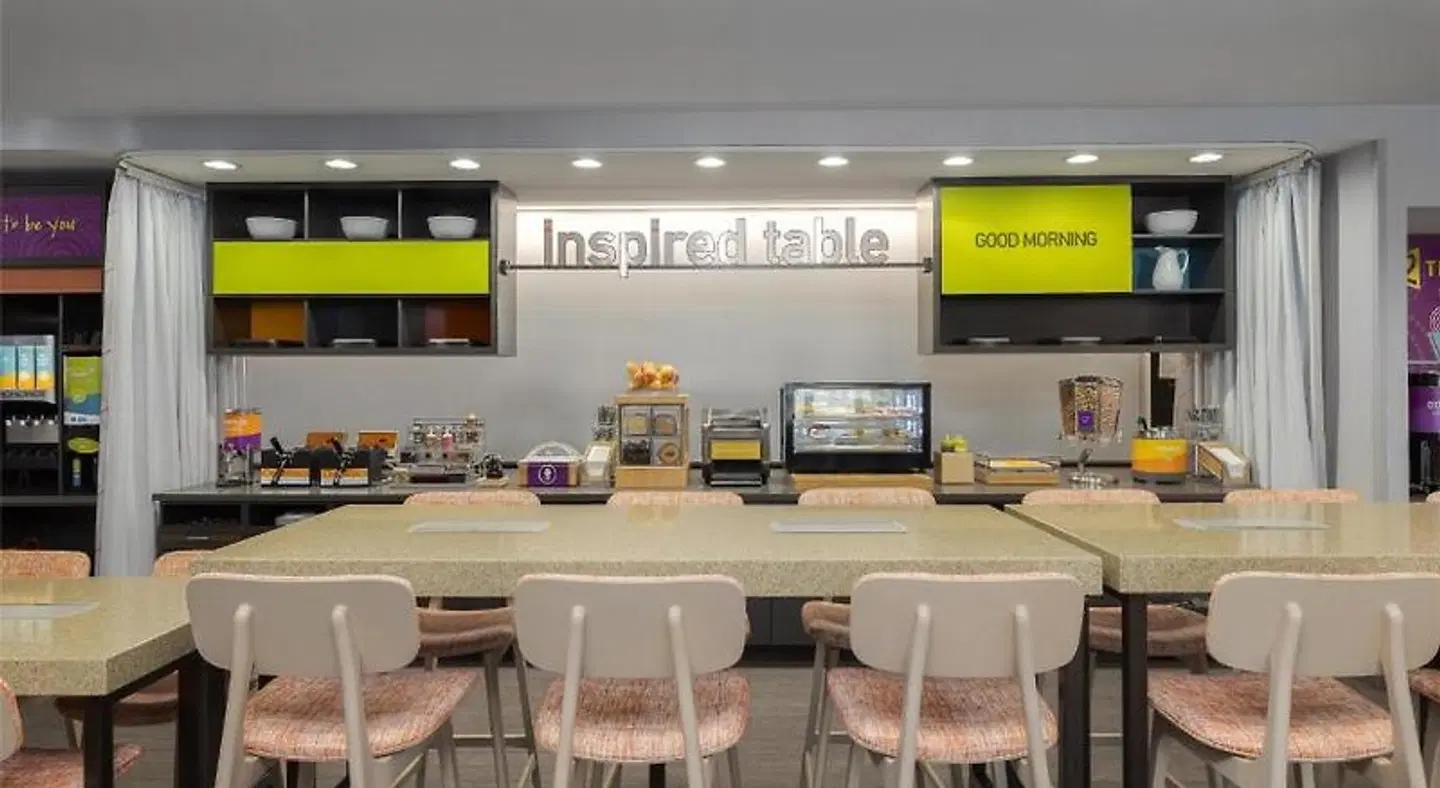 Home2 Suites by Hilton Idaho Falls Bar