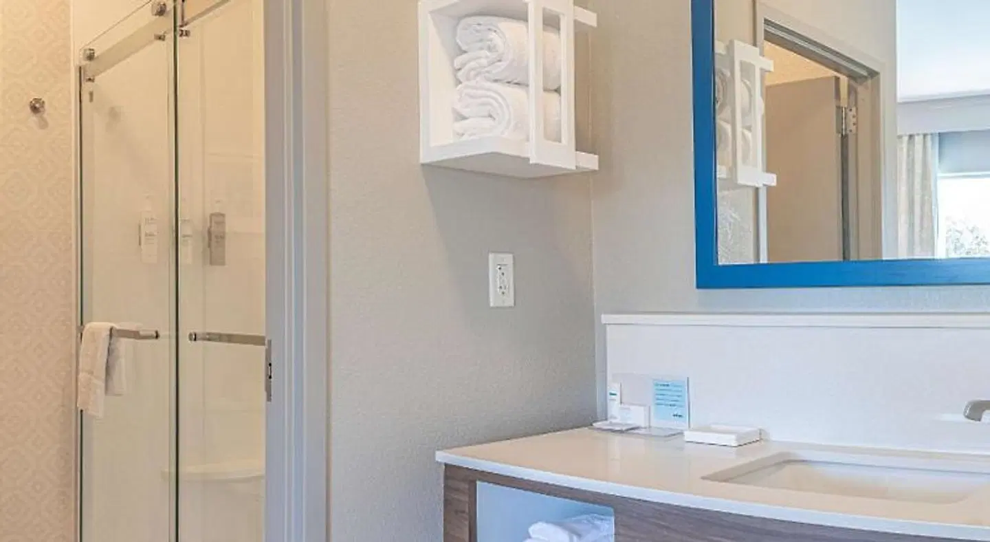 Hampton Inn & Suites Boerne ROOM_EXAMPLE