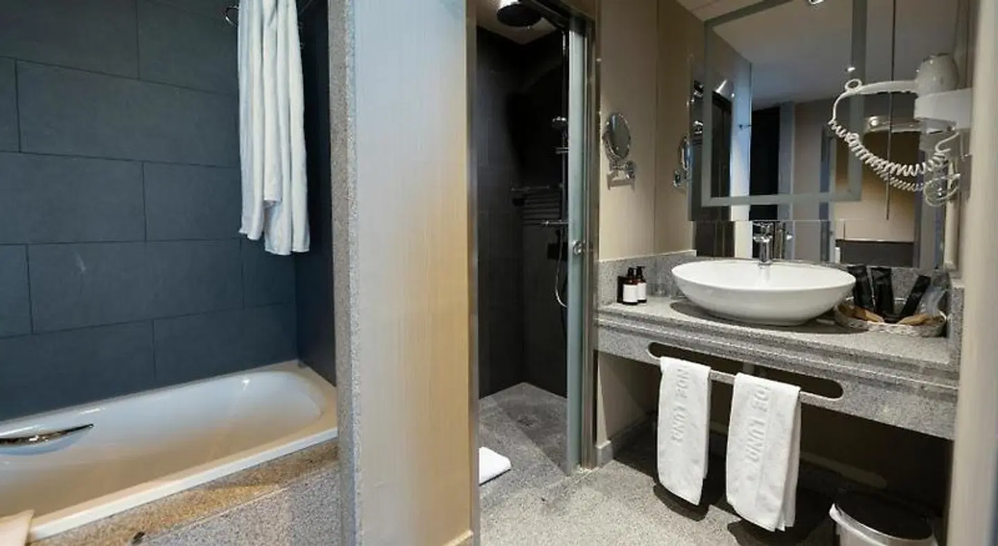 Barceló León Conde Luna Badezimmer
