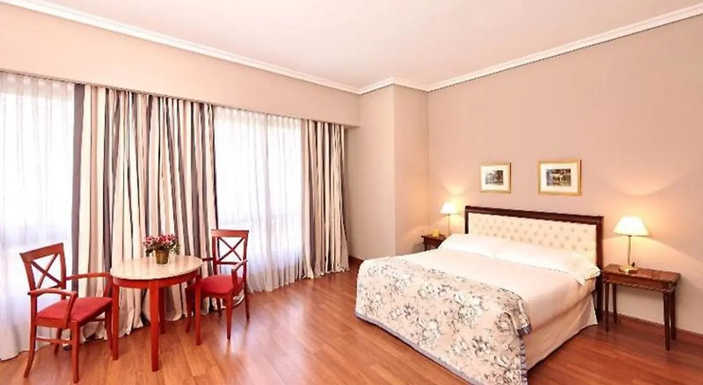 Barceló León Conde Luna ROOM_EXAMPLE